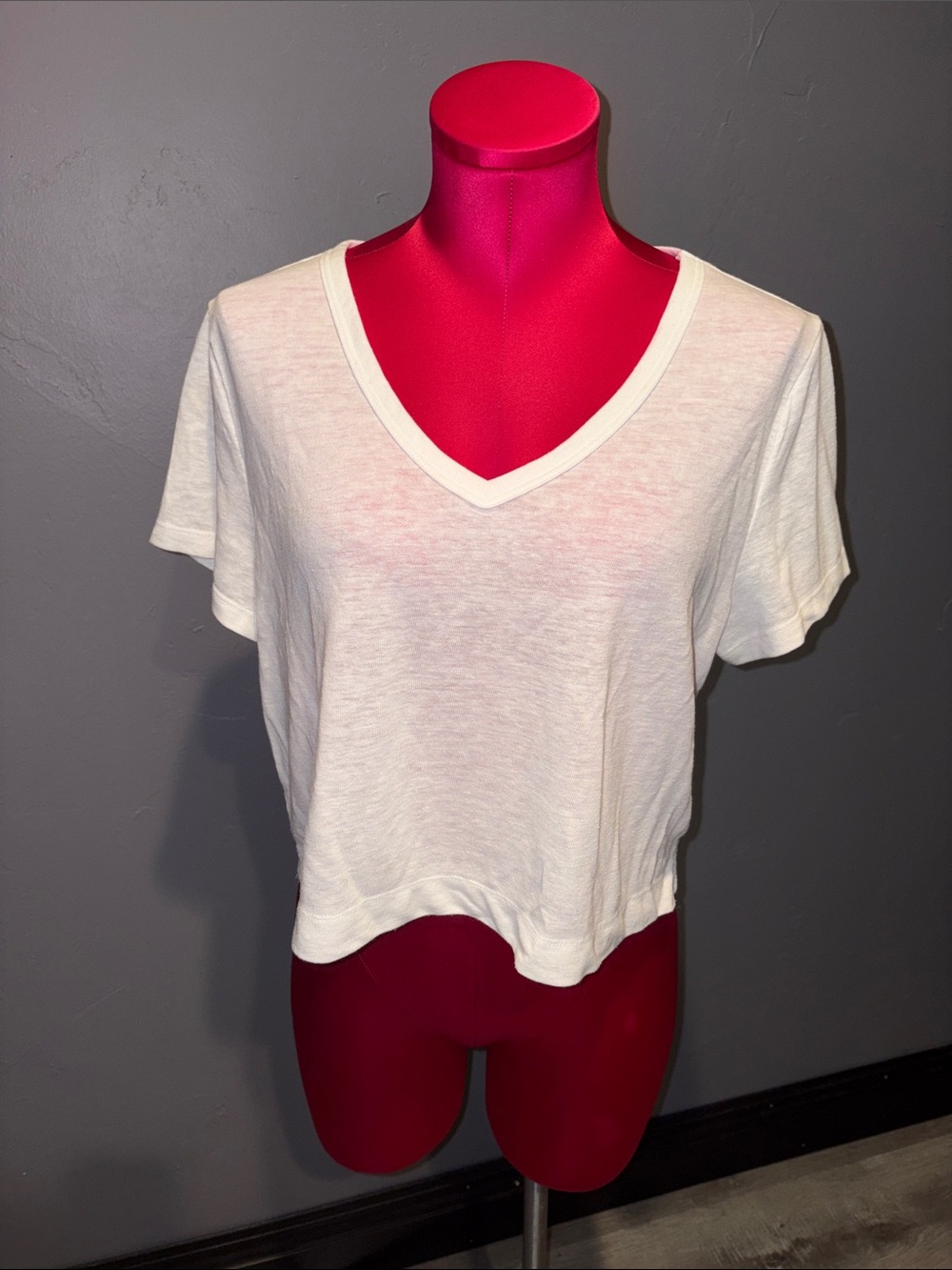 GAP White V-Neck Cropped Tee